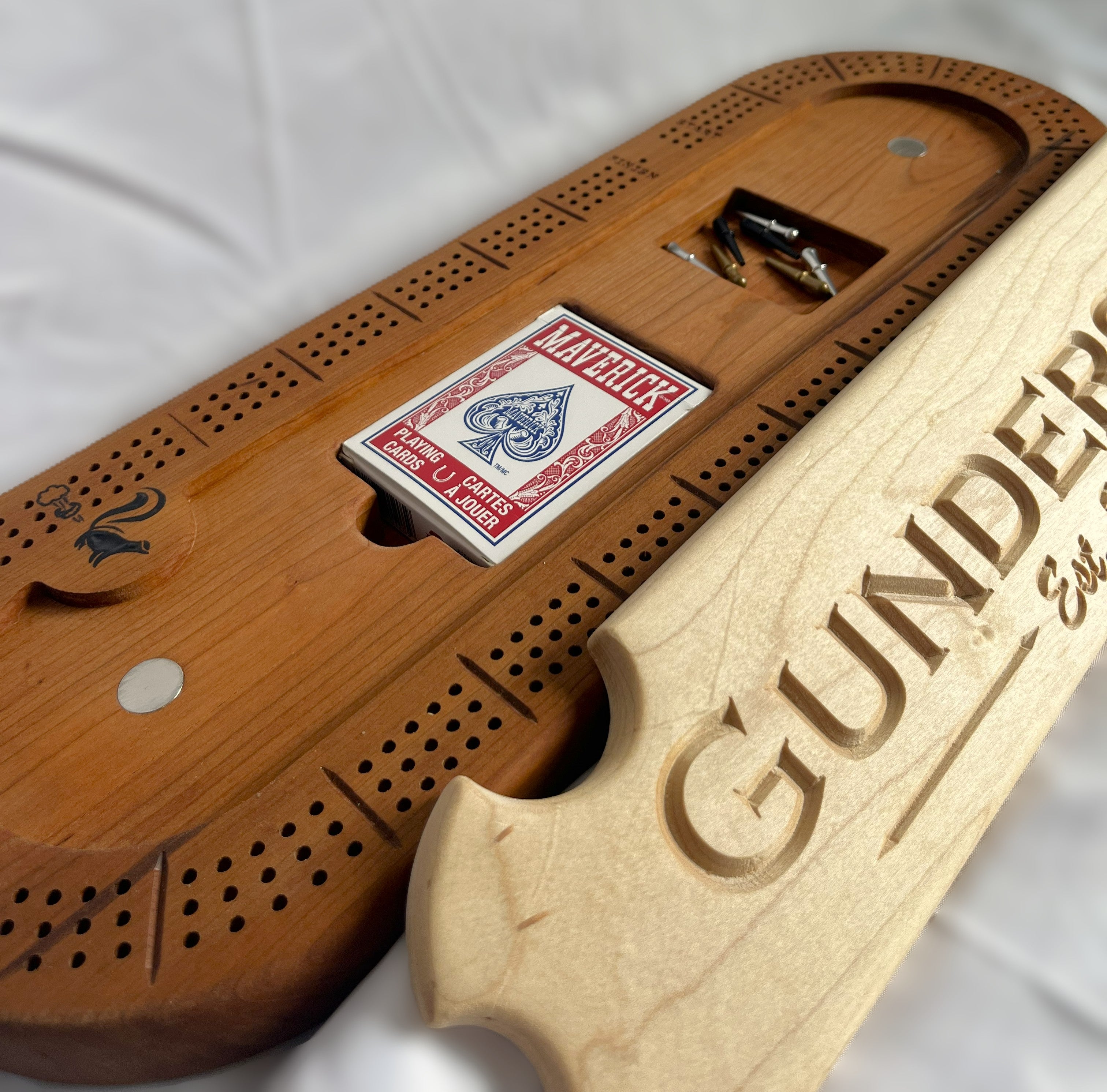 CB1 - 2 Piece Oval Cribbage Board